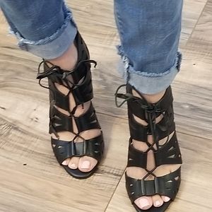 Jessica Simpson black heels